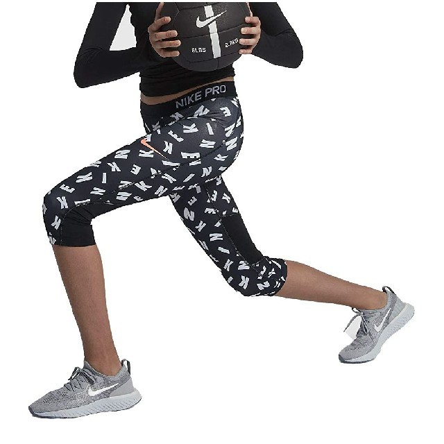 NIKE(ナイキ)の新品 ナイキ ガールズ トレーニングパンツ S ヨガ ランニング マラソン キッズ/ベビー/マタニティのキッズ服女の子用(90cm~)(パンツ/スパッツ)の商品写真