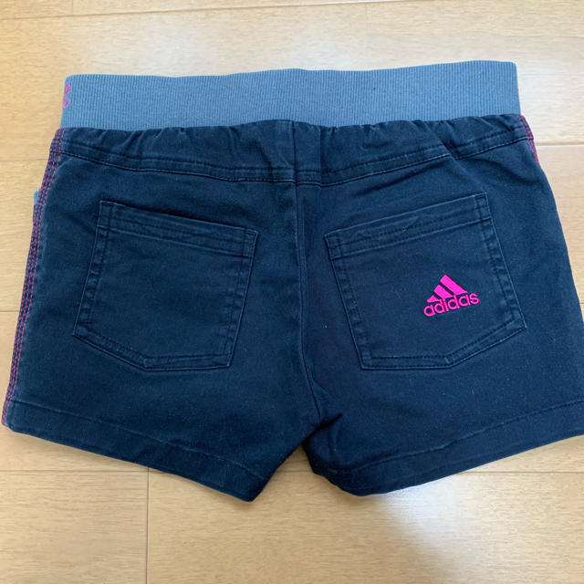 adidas(アディダス)のアディダス☆ショートパンツ☆120 キッズ/ベビー/マタニティのキッズ服女の子用(90cm~)(パンツ/スパッツ)の商品写真