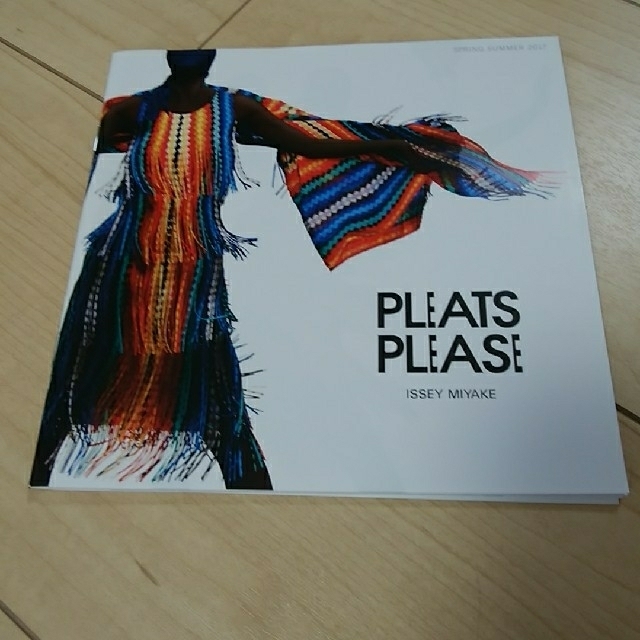 PLEATS PLEASE ISSEY MIYAKE(プリーツプリーズイッセイミヤケ)のプリーツプリーズ カタログ レディースのレディース その他(その他)の商品写真