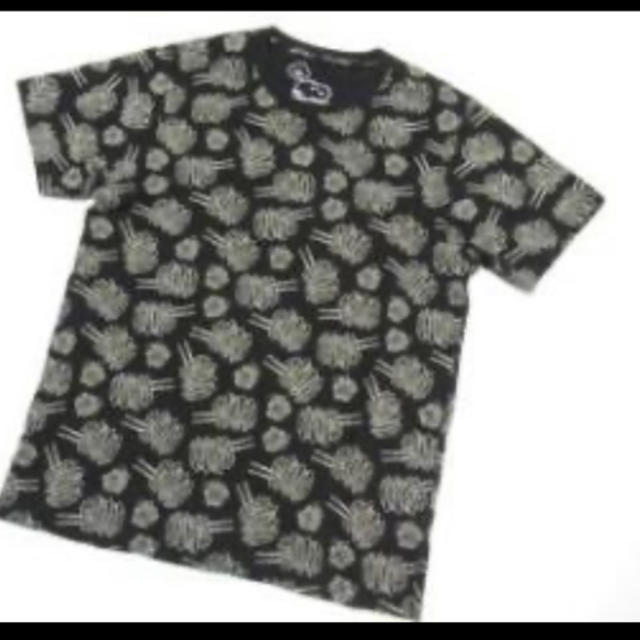 A BATHING APE(アベイシングエイプ)のKAWS PEANUTS SNOOPY ユニクロ Tシャツ　Mサイズ メンズのトップス(Tシャツ/カットソー(半袖/袖なし))の商品写真