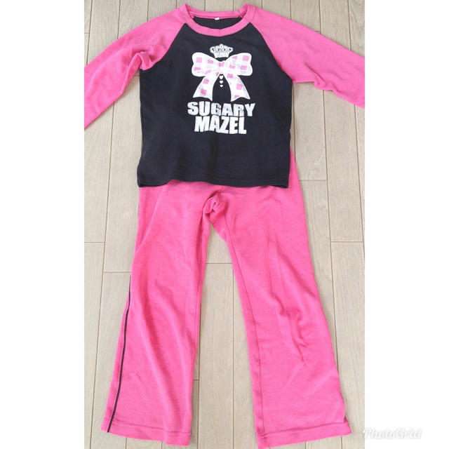 パジャマ・上下セット・140サイズ キッズ/ベビー/マタニティのキッズ服女の子用(90cm~)(パジャマ)の商品写真