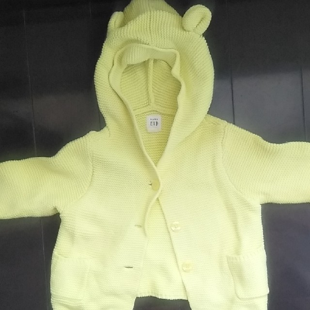 babyGAP(ベビーギャップ)の子供服パーカーサイズ6ー12month キッズ/ベビー/マタニティのベビー服(~85cm)(トレーナー)の商品写真