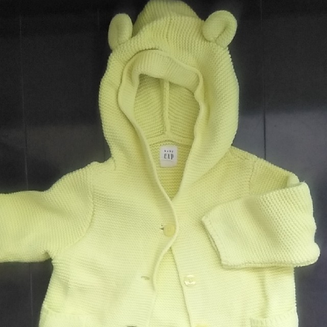 babyGAP(ベビーギャップ)の子供服パーカーサイズ6ー12month キッズ/ベビー/マタニティのベビー服(~85cm)(トレーナー)の商品写真