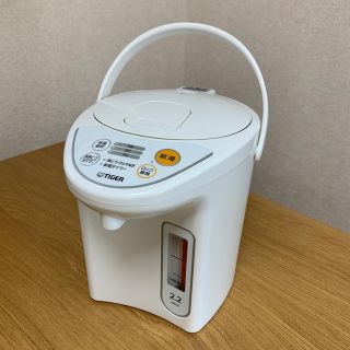 タイガー(TIGER)の【新品】タイガー マイコン 電動ポット PDRーG221w ホワイト (電気ポット)