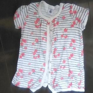 プチバトー(PETIT BATEAU)の子供服プチバトートップスサイズ6month(シャツ/カットソー)