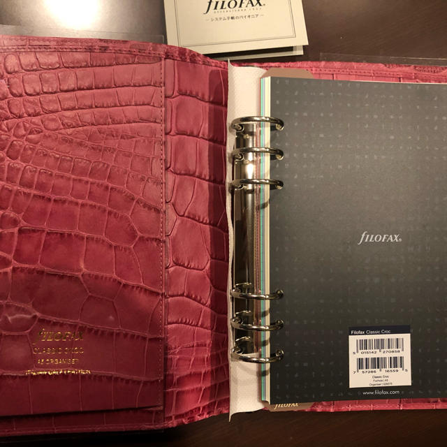 Filofax(ファイロファックス)の〈GW値下げ〉filofax システム手帳 A5サイズ　フューシャ メンズのファッション小物(手帳)の商品写真