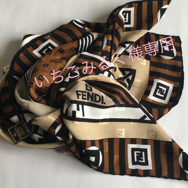 FENDI(フェンディ)の専用♠︎フェンディ シルクスカーフ E★新品未使用★ レディースのファッション小物(バンダナ/スカーフ)の商品写真