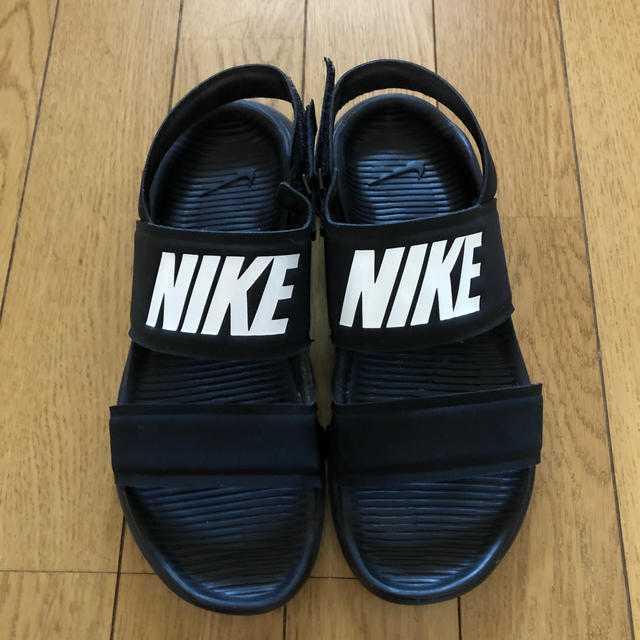 NIKE(ナイキ)のきいちゃん様専用ナイキサンダル23.5 レディースの靴/シューズ(サンダル)の商品写真