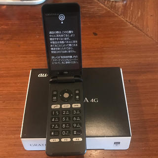 キョウセラ(京セラ)のGRATINA 4G 黒　新品SIMロック解除済み(携帯電話本体)