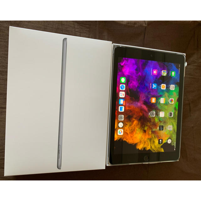 iPad (6th)Wi-Fi＋Cellular docomoモデル 32GBPC/タブレット