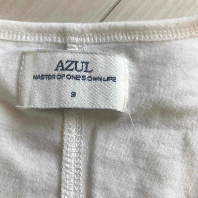 AZUL by moussy(アズールバイマウジー)のAZUL 無地白T レディースのトップス(Tシャツ(半袖/袖なし))の商品写真