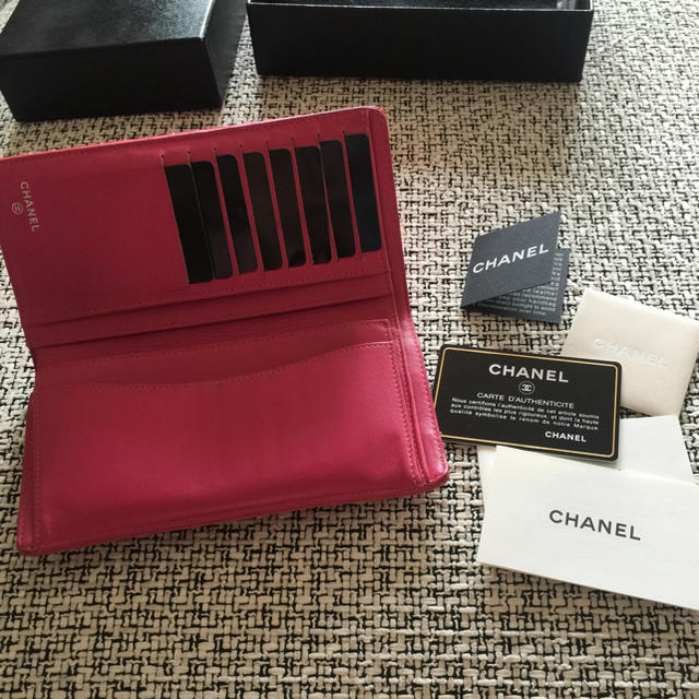 CHANEL(シャネル)のシャネル 長財布 エナメル ピンク レディースのファッション小物(財布)の商品写真