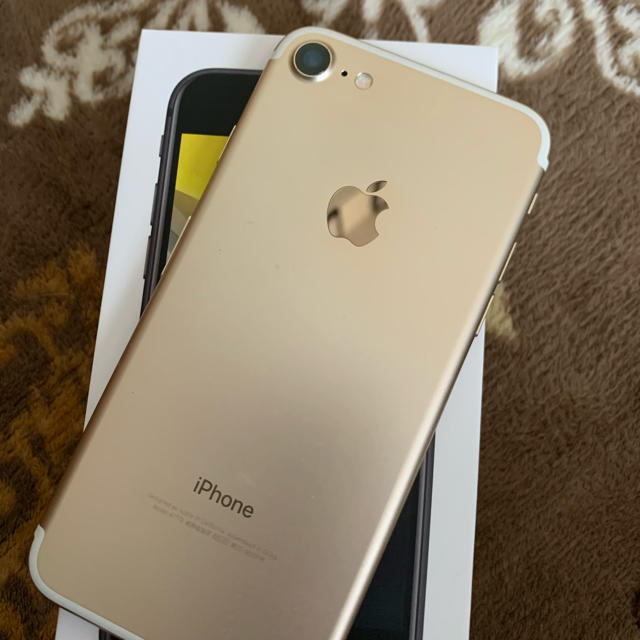 iPhone 7 128GB simフリー ゴールド