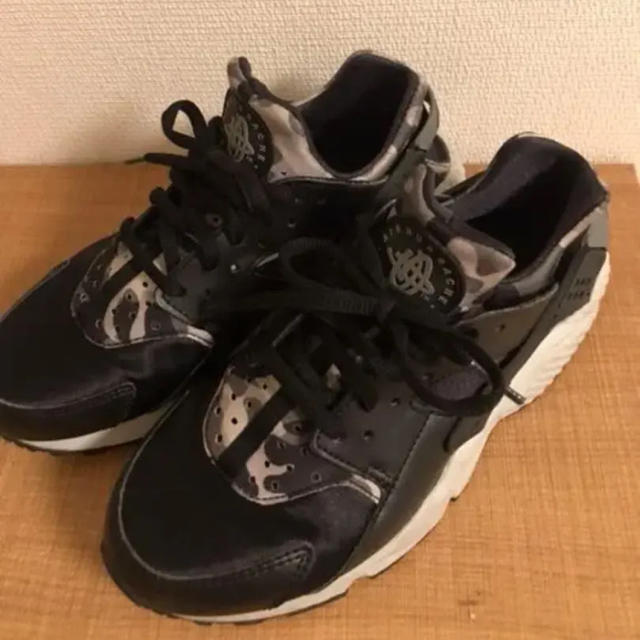 NIKE(ナイキ)の★値下げ★NIKE air Huarache Run ナイキ ハラチ レディースの靴/シューズ(スニーカー)の商品写真