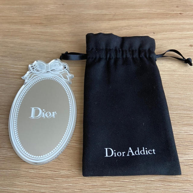 Dior(ディオール)の【新品、未使用】Dior Addict ミラー  鏡　(ポーチ付き) コスメ/美容のメイク道具/ケアグッズ(その他)の商品写真