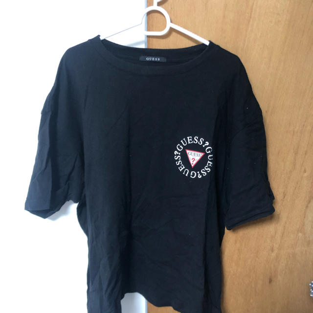 GUESS(ゲス)の値下げ　GUESS Tシャツ　オーバーサイズ メンズのトップス(Tシャツ/カットソー(半袖/袖なし))の商品写真