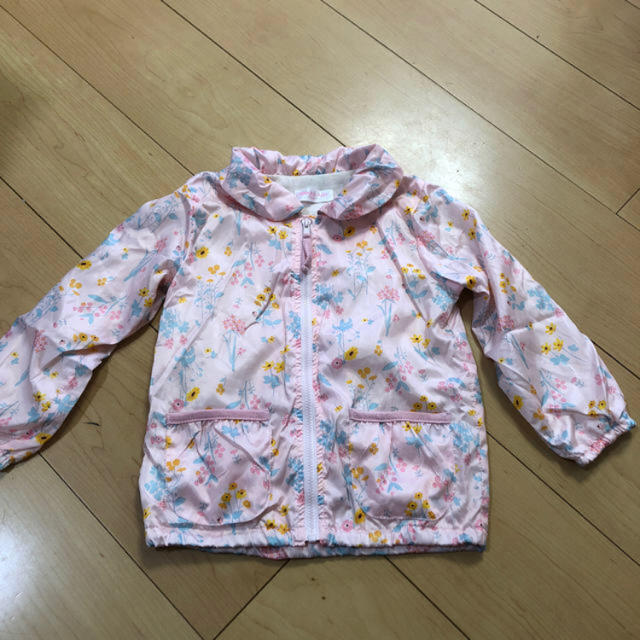 花柄 ジャンパー 100サイズ キッズ/ベビー/マタニティのキッズ服女の子用(90cm~)(ジャケット/上着)の商品写真