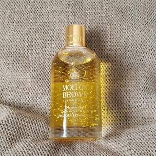 モルトンブラウン(MOLTON BROWN)のOudh Accord & Gold ベージングオイル(入浴剤/バスソルト)