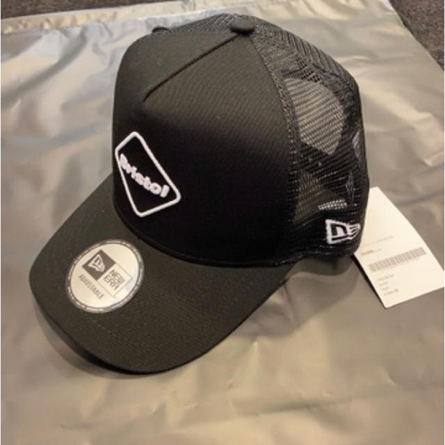 F.C.R.B.(エフシーアールビー)の新品 20SS FCRB NEWERA メッシュキャップ 黒 メンズの帽子(キャップ)の商品写真
