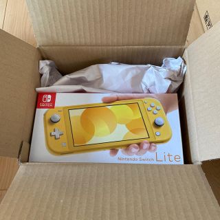 ニンテンドースイッチ(Nintendo Switch)のNintendo Switch Lite イエロー 新品未開封(家庭用ゲーム機本体)