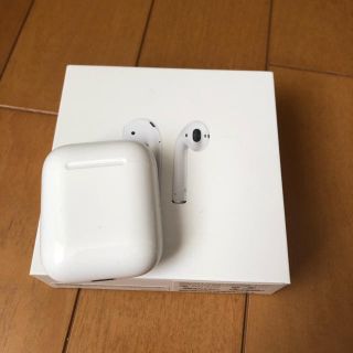 アップル(Apple)のAirpods(ヘッドフォン/イヤフォン)