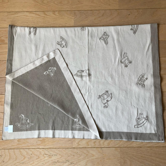 Hermes(エルメス)のHERMES baby blanket ベージュ キッズ/ベビー/マタニティの寝具/家具(毛布)の商品写真