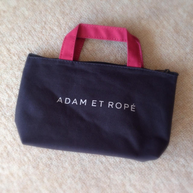 Adam et Rope'(アダムエロぺ)のミッキーのミニミニバッグ レディースのファッション小物(ポーチ)の商品写真