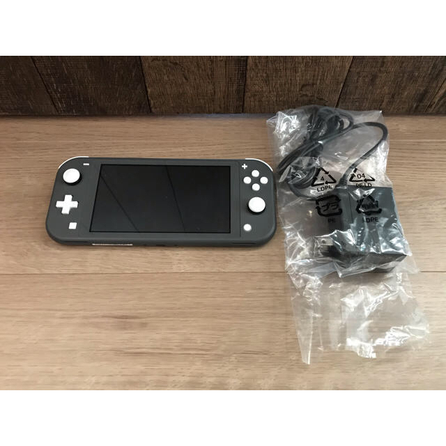Nintendo Switch - y