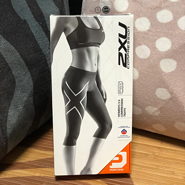 2XU(ツータイムズユー)の2xuコンプレッションタイツ　ランニングタイツ スポーツ/アウトドアのランニング(ウェア)の商品写真