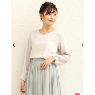 ハニーズ(HONEYS)の【新品・タグ付き】ハニーズ　ハートネックブラウス(シャツ/ブラウス(長袖/七分))