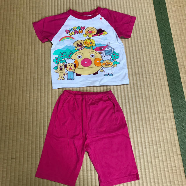 アンパンマン(アンパンマン)の美品☆アンパンマン　半袖パジャマ　サイズ95 キッズ/ベビー/マタニティのキッズ服女の子用(90cm~)(パジャマ)の商品写真