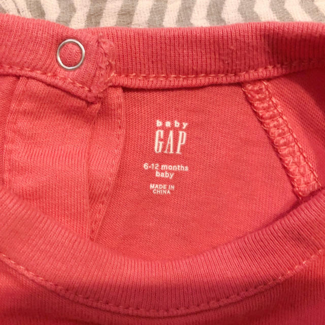 babyGAP(ベビーギャップ)のbabygap ジャンプスーツ ロゴあり 赤 70 キッズ/ベビー/マタニティのベビー服(~85cm)(カバーオール)の商品写真