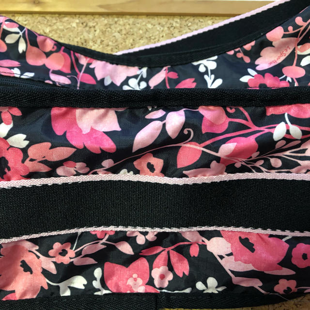 LeSportsac(レスポートサック)のLeSportsac ショルダーバッグ レディースのバッグ(ショルダーバッグ)の商品写真