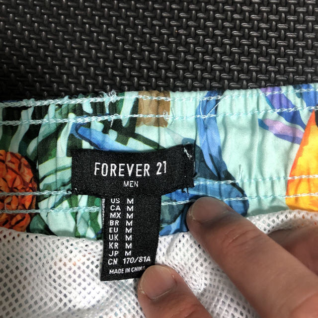 FOREVER 21(フォーエバートゥエンティーワン)のFOREVER21 フォーエバー21 水着　無印　vネック　2枚セット メンズの水着/浴衣(水着)の商品写真