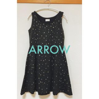 アロー(ARROW)の【ARROW】黒ワンピース＊星柄＊ゴールド(ひざ丈ワンピース)