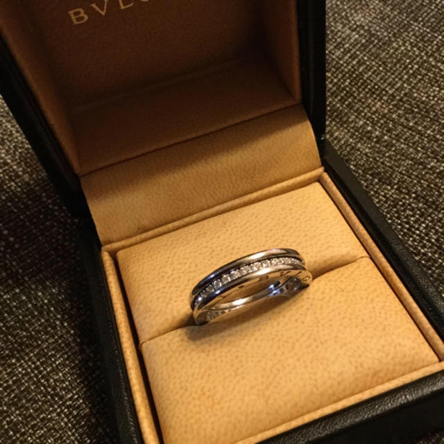 BVLGARI(ブルガリ)のBVLGARI B.zero1 フルダイヤ K18WG 正規品 レディースのアクセサリー(リング(指輪))の商品写真