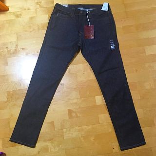 アバクロンビーアンドフィッチ(Abercrombie&Fitch)の【新品】アバクロ★メンズデニムパンツ★(デニム/ジーンズ)