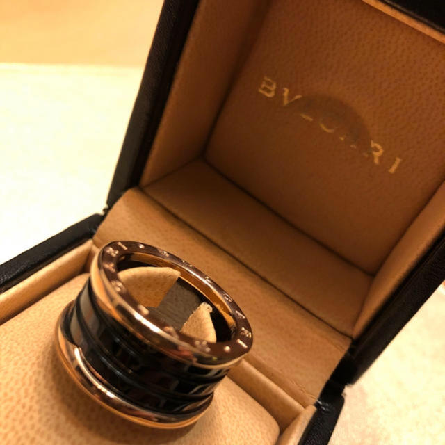 BVLGARI(ブルガリ)のBVLGARI B.ZERO1 ブラックセラミック18K ローズゴールド 正規品 レディースのアクセサリー(リング(指輪))の商品写真