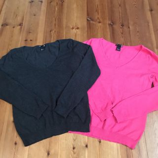 エイチアンドエム(H&M)のH&M Vネックニット グレー ピンク 2点セット S(ニット/セーター)