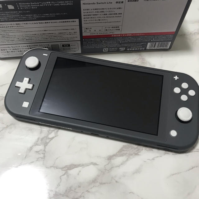 Nintendo Switch(ニンテンドースイッチ)のNintendo Switch lite 本体グレーあつまれどうぶつの森　セット エンタメ/ホビーのゲームソフト/ゲーム機本体(家庭用ゲーム機本体)の商品写真