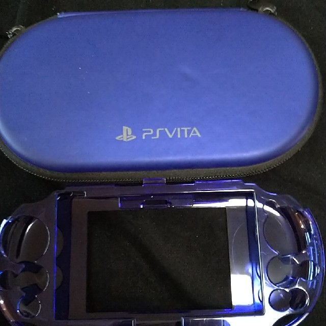 【送料無料】PS Vita 箱付属品完備 ケースとメモリはサービス 3