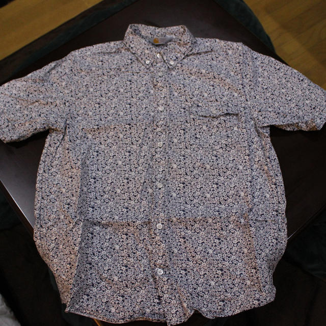 carhartt(カーハート)のCarhartt 半袖花柄シャツ メンズのトップス(シャツ)の商品写真