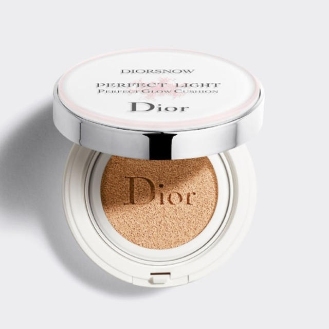 Dior(ディオール)のDIOR クッションファンデ　スノーパーフェクトライト コスメ/美容のベースメイク/化粧品(ファンデーション)の商品写真