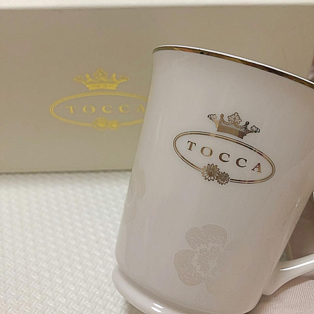 TOCCA(トッカ)の新品・未使用⭐︎トッカ　ペアマグカップ インテリア/住まい/日用品のキッチン/食器(グラス/カップ)の商品写真