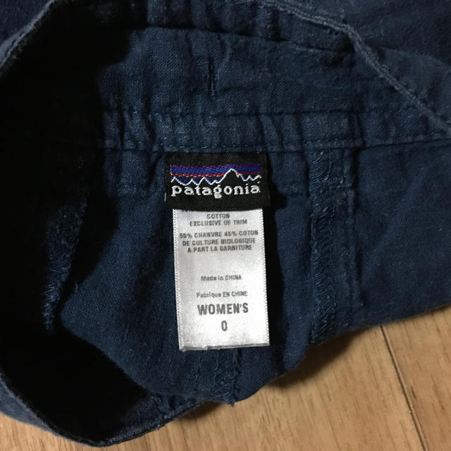 patagonia(パタゴニア)のPatagonia 綿混パンツ　サイズ0 おそらくS レディースのパンツ(キュロット)の商品写真