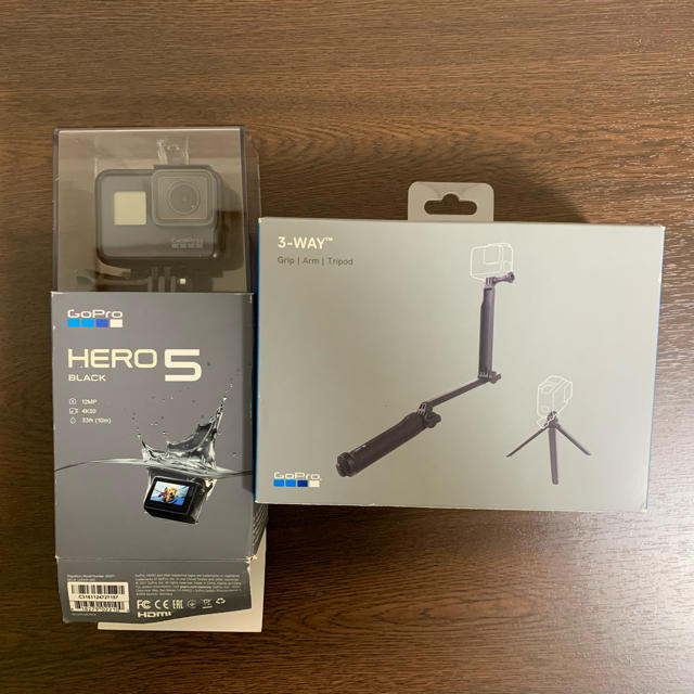 GoPro(ゴープロ)のGoPro HERO5 & GoPro 3-WAYセット スマホ/家電/カメラのカメラ(ビデオカメラ)の商品写真