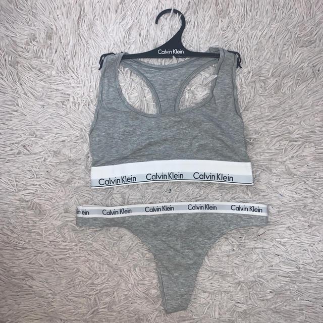 Calvin Klein(カルバンクライン)のcalvin klein 下着 レディースの下着/アンダーウェア(ブラ&ショーツセット)の商品写真