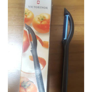 ビクトリノックス(VICTORINOX)のVICTORINOX トマトピーラー　新品未使用(調理道具/製菓道具)