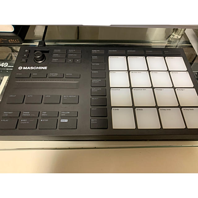 MASCHINE MIKRO MK3 楽器のDTM/DAW(MIDIコントローラー)の商品写真