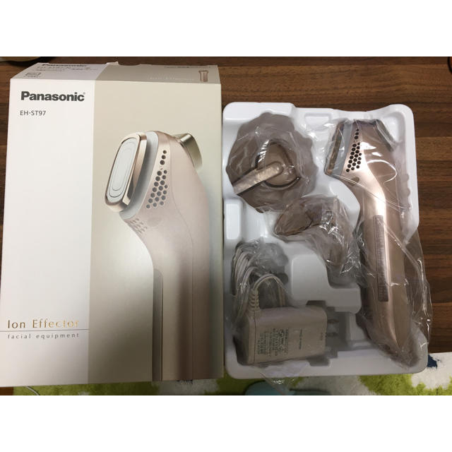 Panasonic(パナソニック)のPanasonic 導入美容器 イオンエフェクター EH-ST97-N スマホ/家電/カメラの美容/健康(フェイスケア/美顔器)の商品写真
